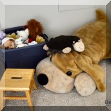 Y14. Stuffed animals. 